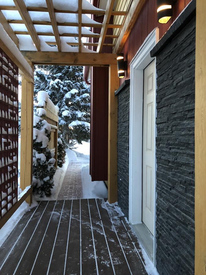 Eileen'S Bed & Breakfast/Guest House Hay River Dış mekan fotoğraf